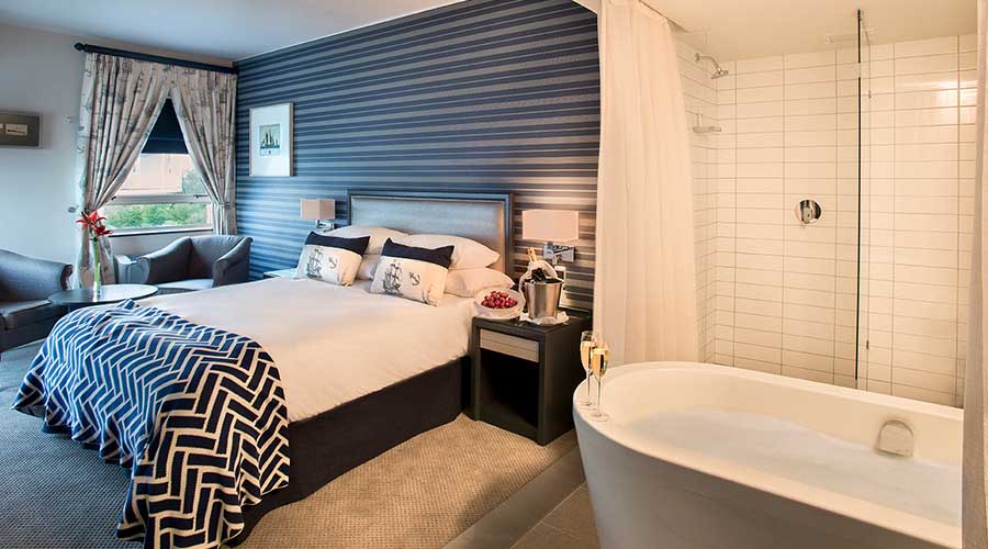 Deluxe Queen Room