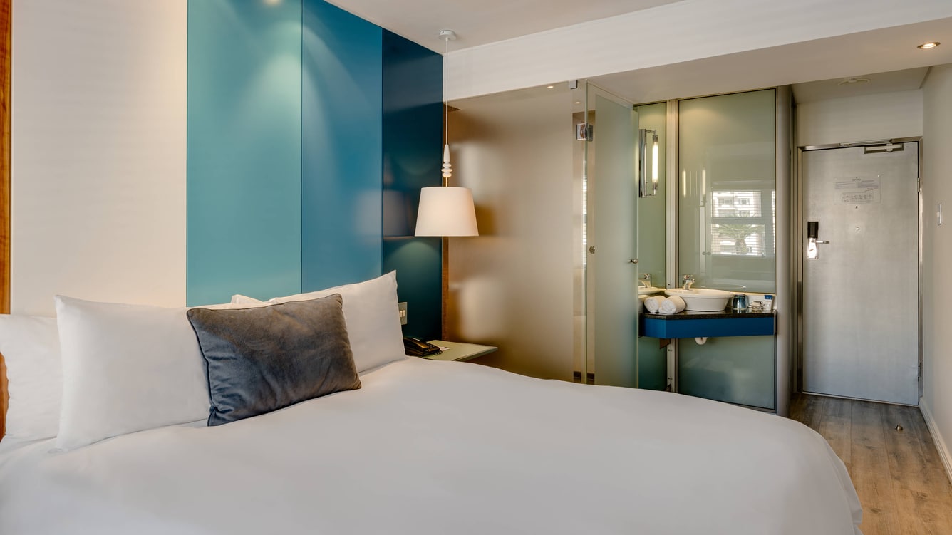 Guest Room Queen