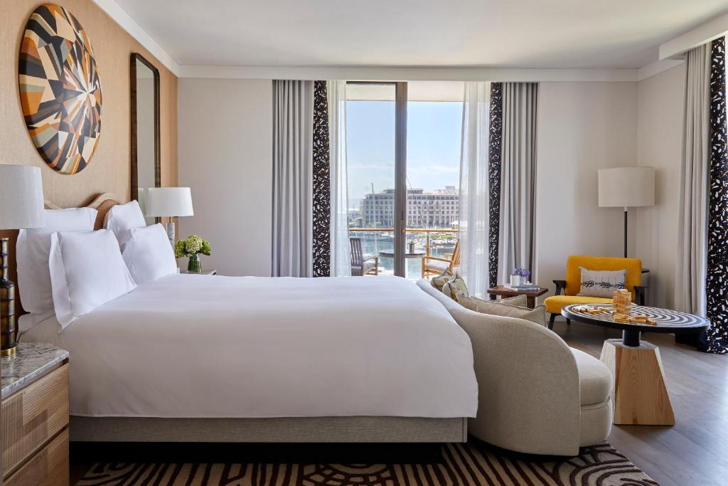 Marina Harbour Room