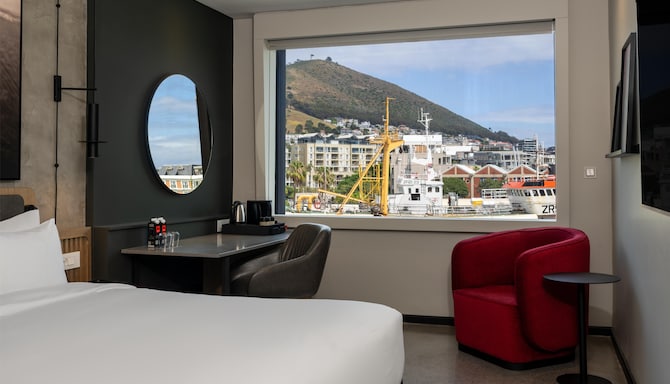 Superior Mountain Room